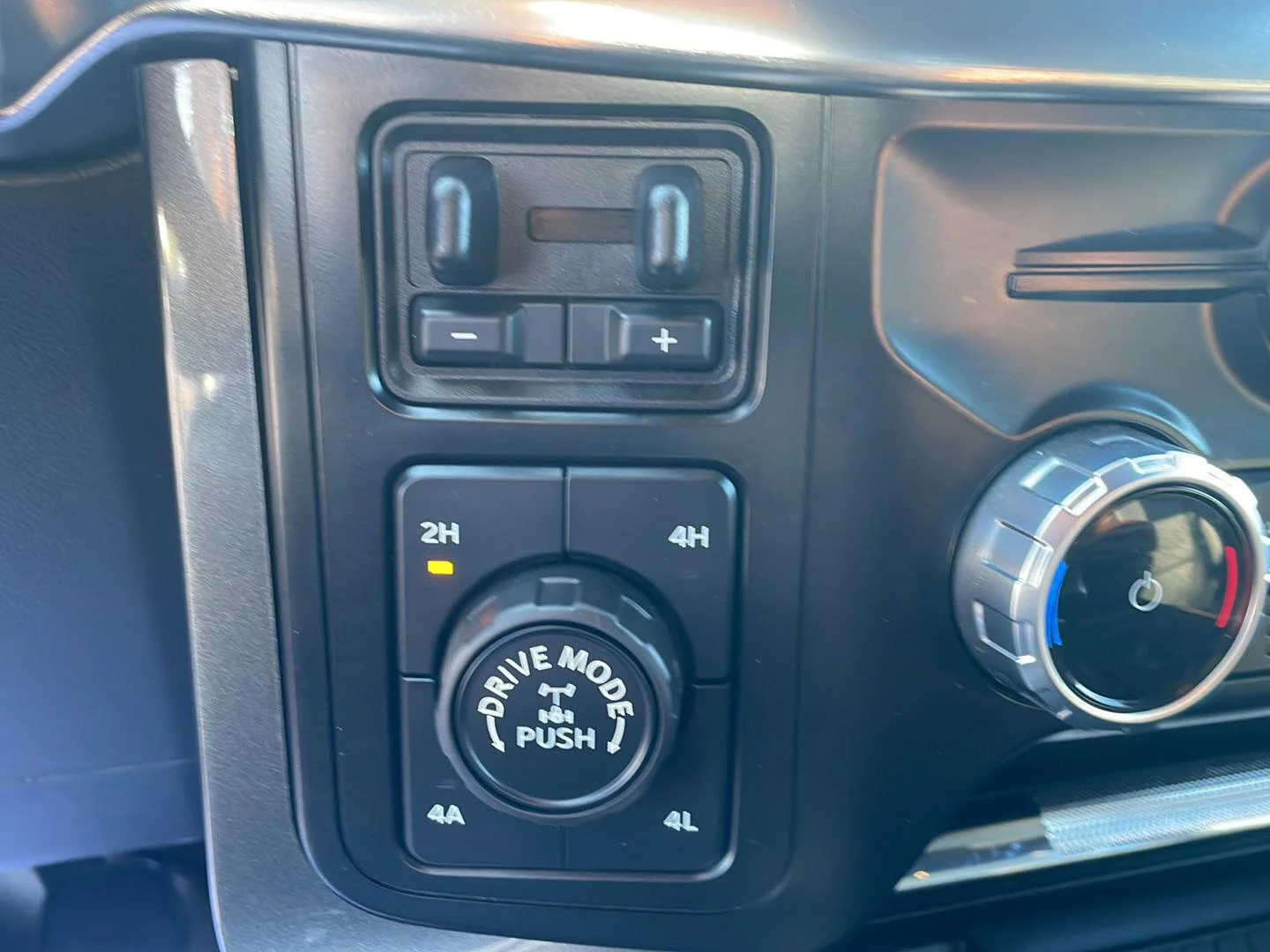 Used 2023 Carbonized Gray Ford LARIAT image 24