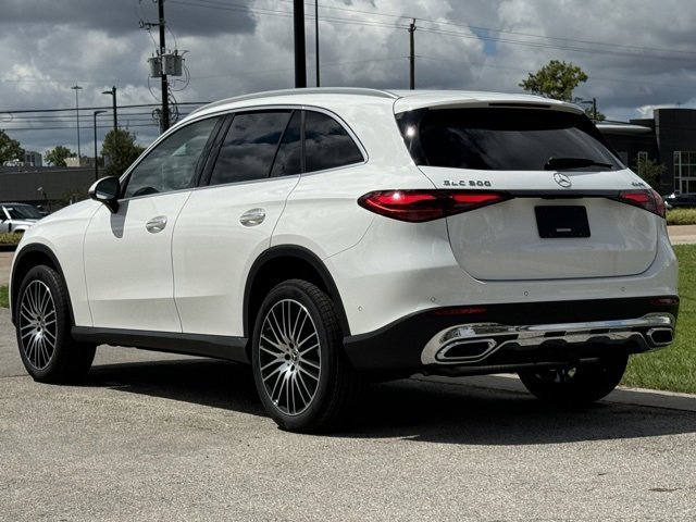 New 2025 Polar White Mercedes-Benz GLC 300 image 26