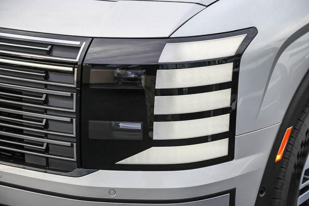 New 2026 Silver Hyundai SEL Premium AWD image 4