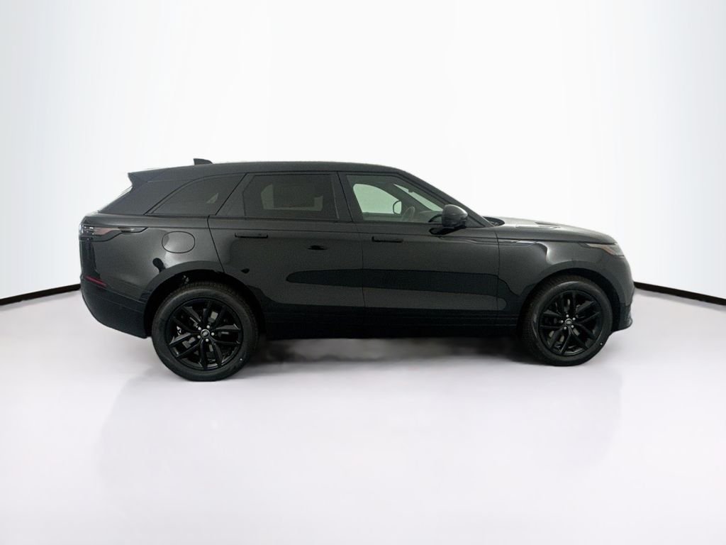 New 2026 Santorini Black Land Rover Dynamic SE image 4