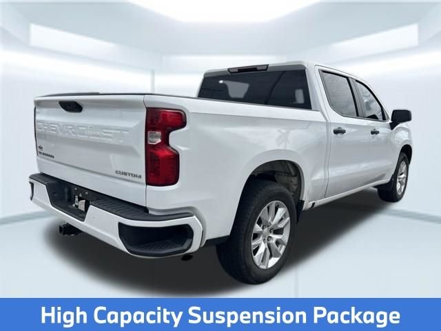 Used 2022 White Chevrolet Custom image 6