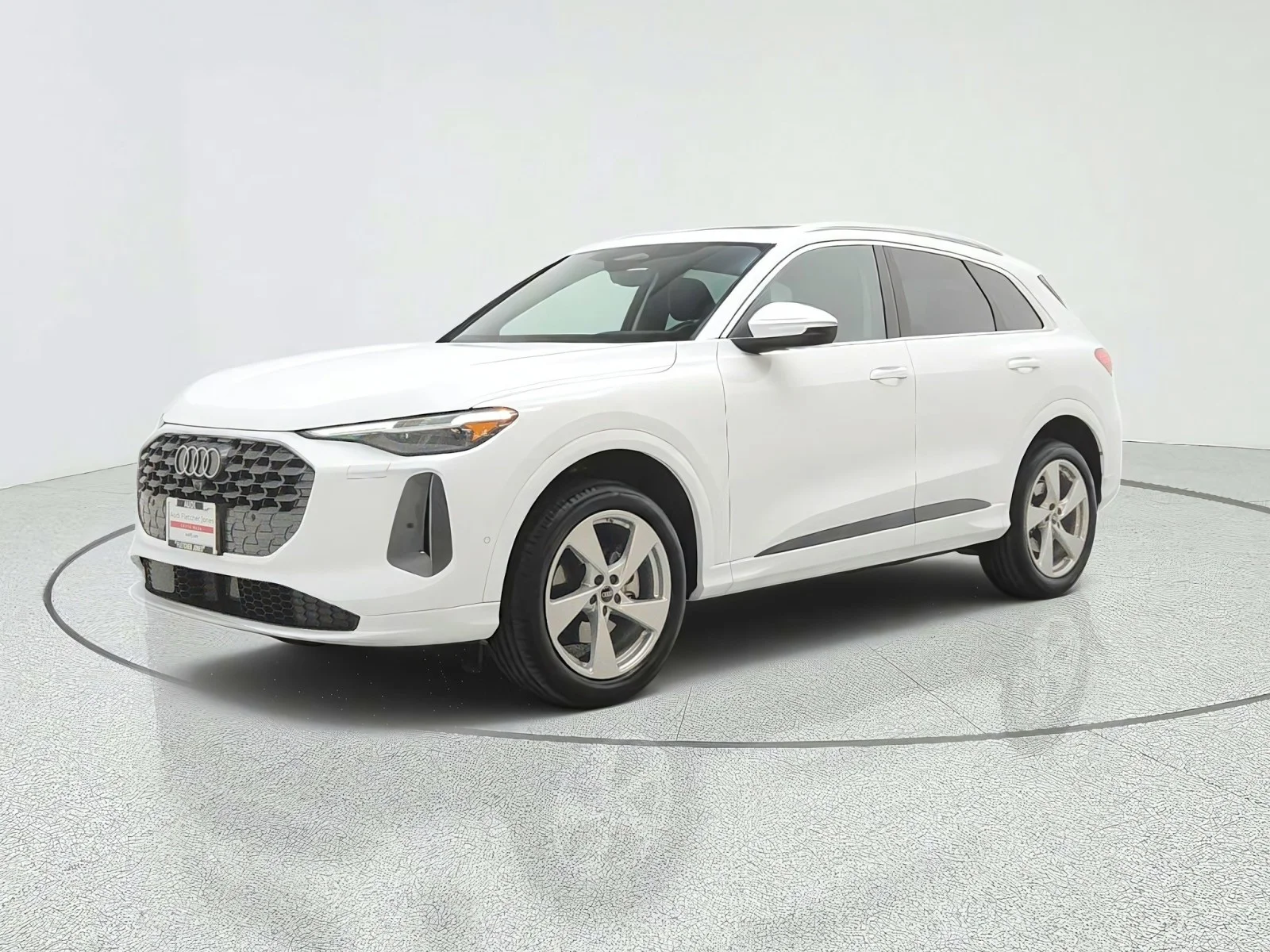 Luxury Loaner 2025 Q5 SUV