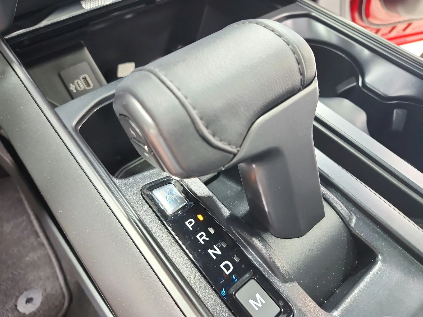 Used 2025 Red Ford Lariat image 31