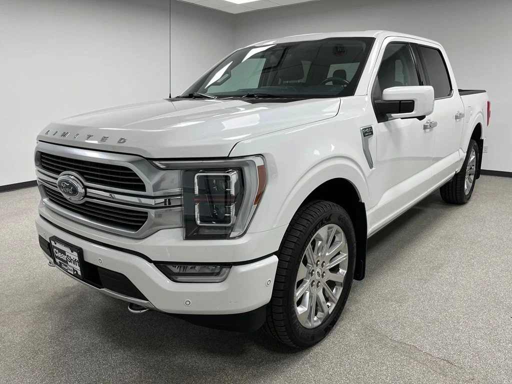 Used 2021 White Ford Limited image 4