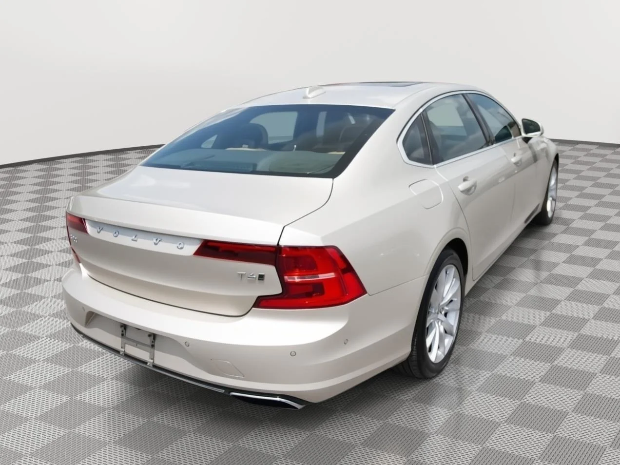 Used 2018  VOLVO  image 5