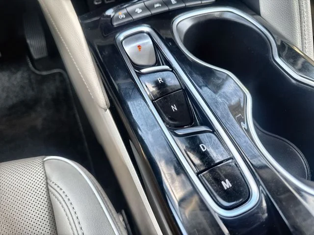 Used 2023 White Buick Avenir image 20