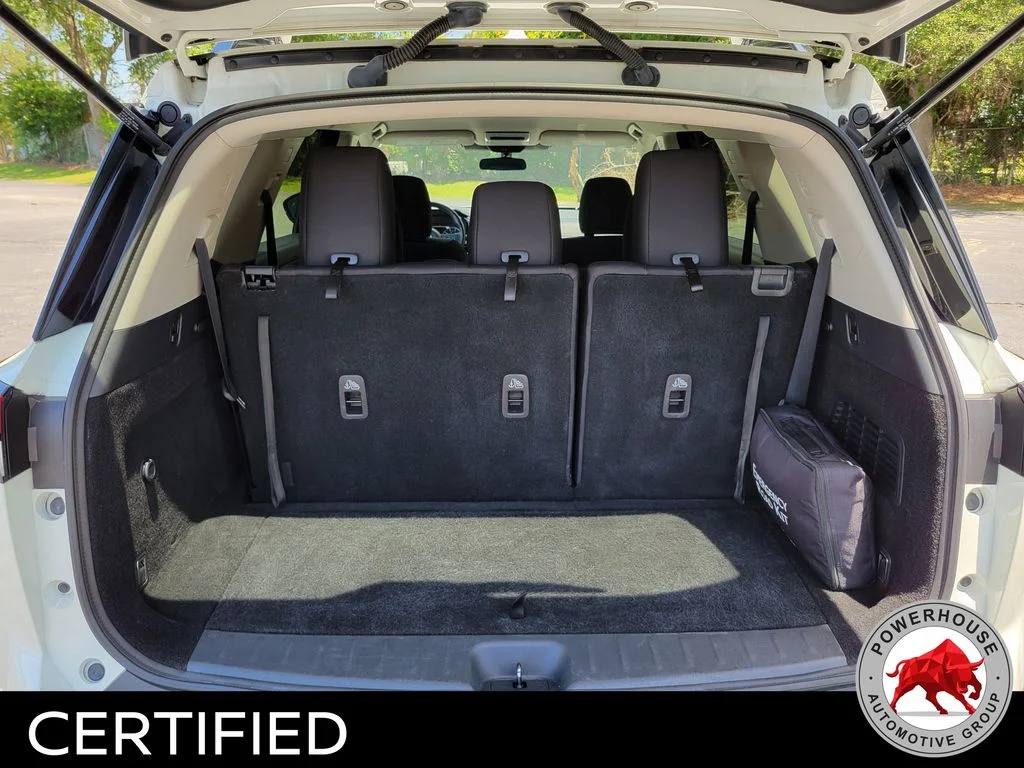 Used 2022 White Nissan SV image 13