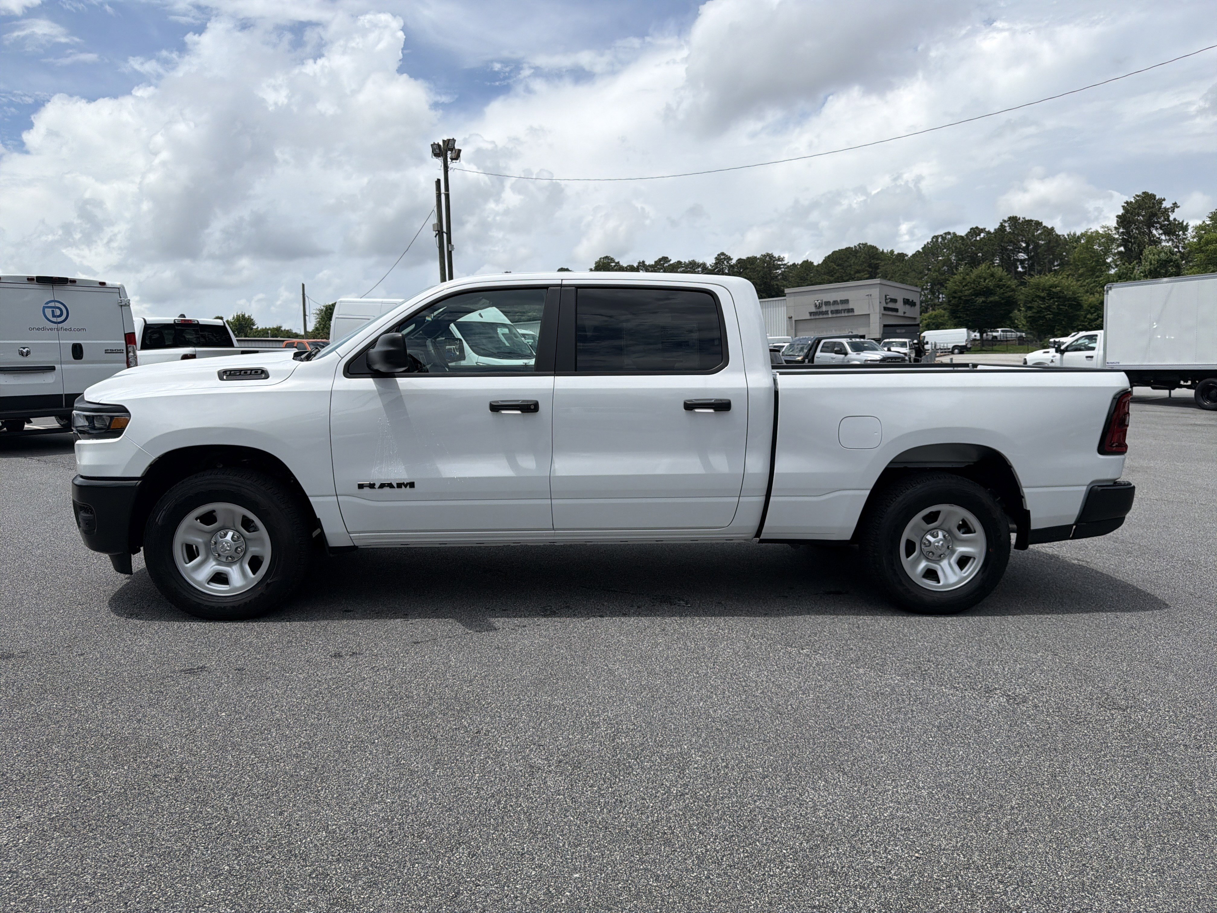 New 2026 Bright White Clear-Coat Exterior Paint RAM Tradesman image 4