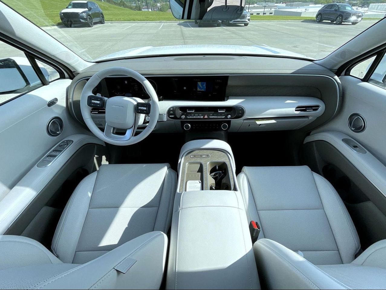 New 2026 White Hyundai SEL Premium image 15