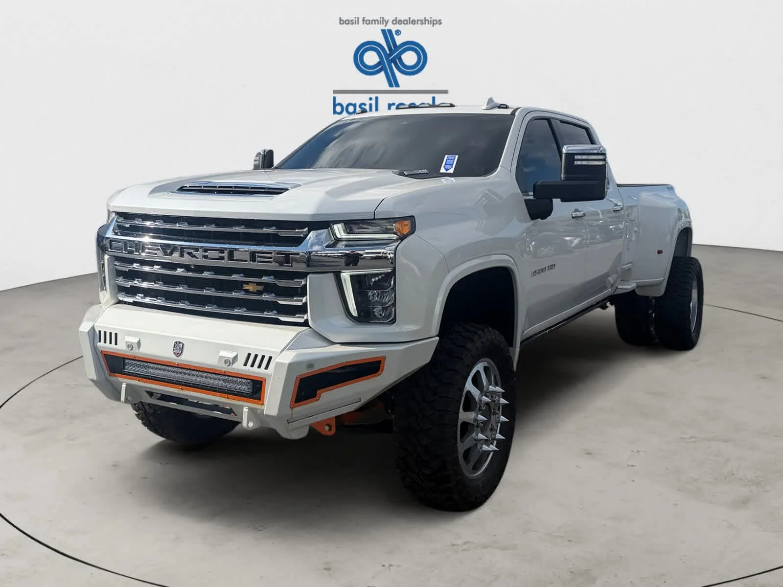 Used 2022 Iridescent Pearl Tricoat Chevrolet LTZ image 2