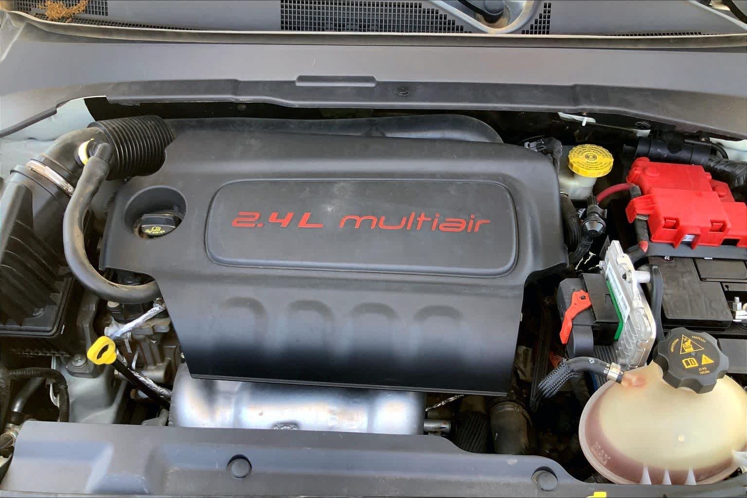 Used 2019 White Clearcoat Jeep Trailhawk image 33