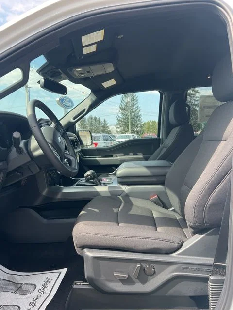 New 2026 Oxford White Ford XLT image 30