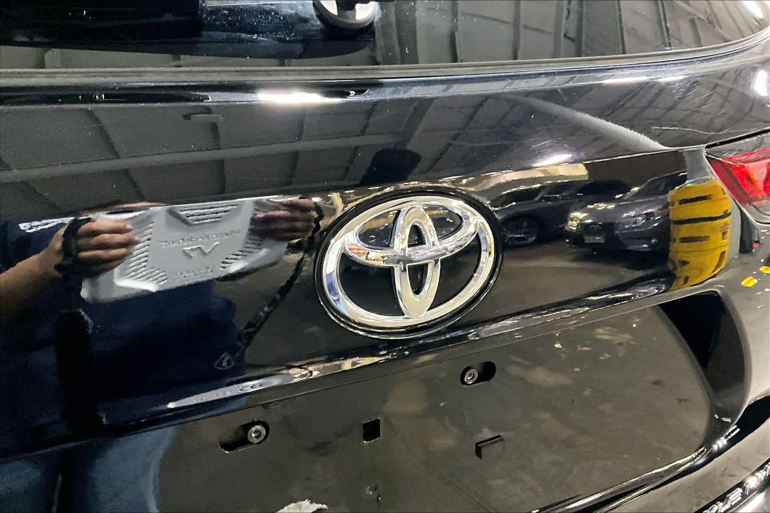 Used 2023 Midnight Black Metallic Toyota XLE image 31