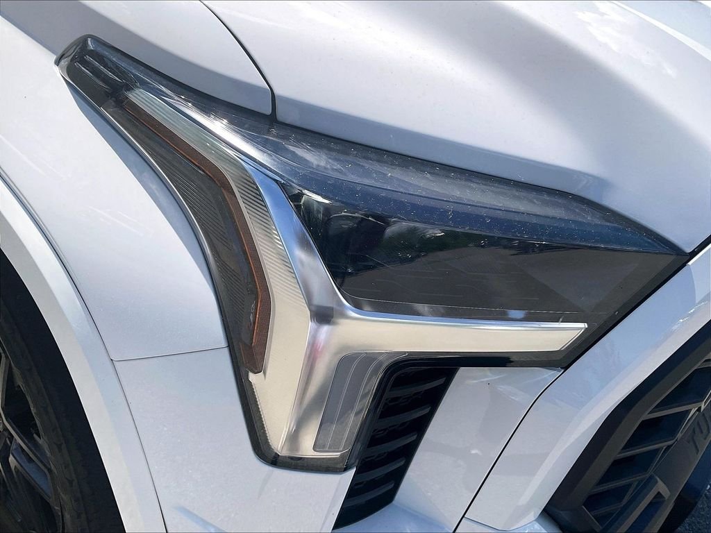 Used 2024 White Toyota SR5 image 32