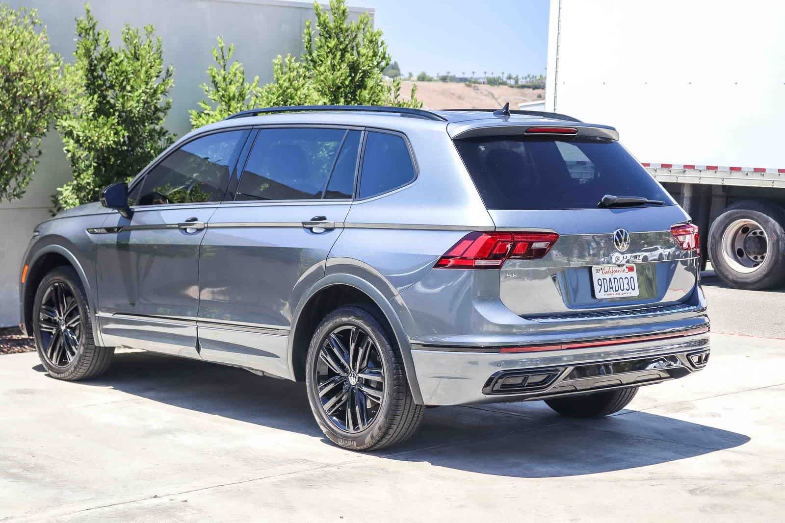 Used 2022 Platinum Gray Metallic Volkswagen SE R-Line Black image 4