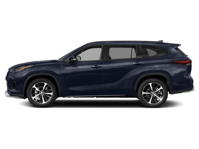 Used 2022 Pearl Toyota XLE image 3