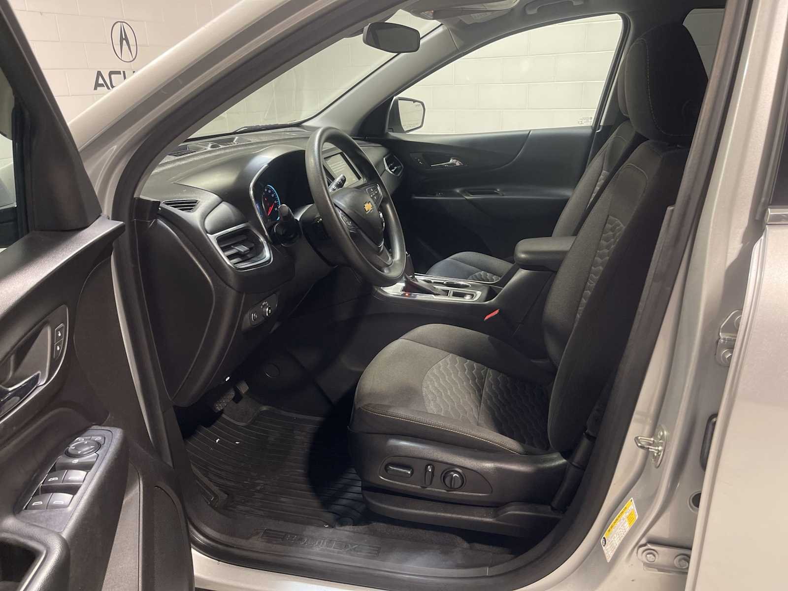 Used 2019 Chevrolet Equinox LT with VIN 3GNAXKEV1KS551881 for sale in Verona, NJ