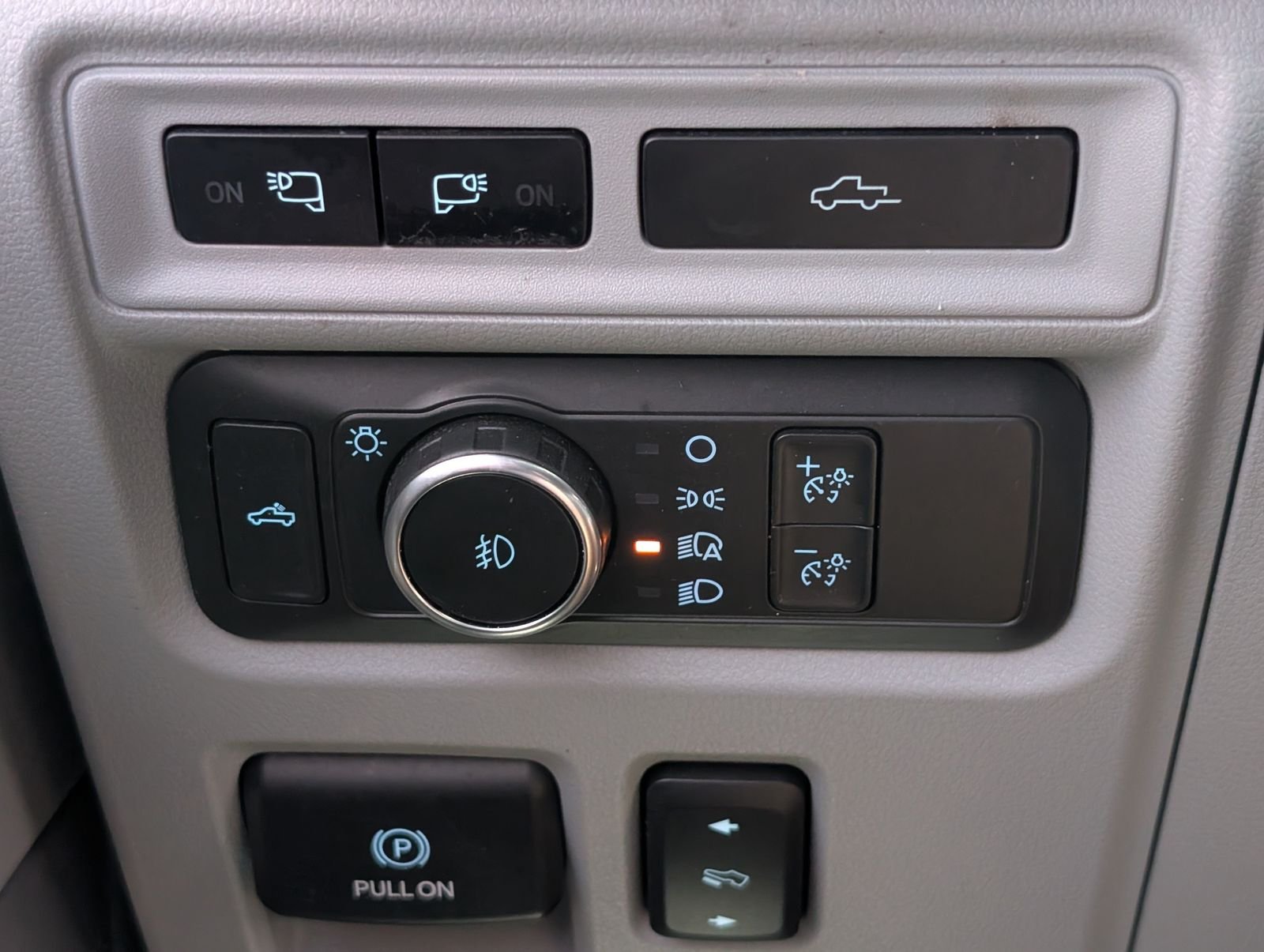 Used 2022 Black Metallic Ford Limited image 28