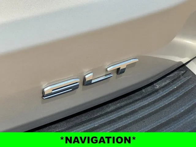 Used 2023 Pearl Beige Metallic GMC SLT image 10