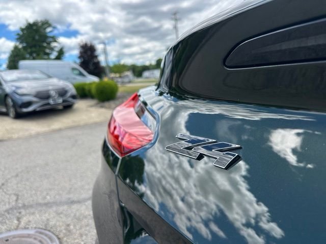 Used 2025 Green BMW sDrive M40i image 12