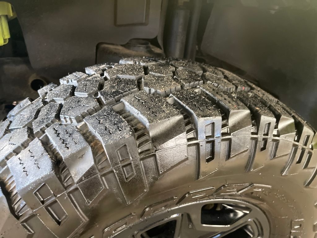 Used 2017 Green Jeep Unlimited Sahara image 12