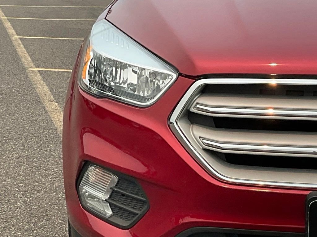 Certified Used 2019 Ruby Red Metallic Ford SE image 2