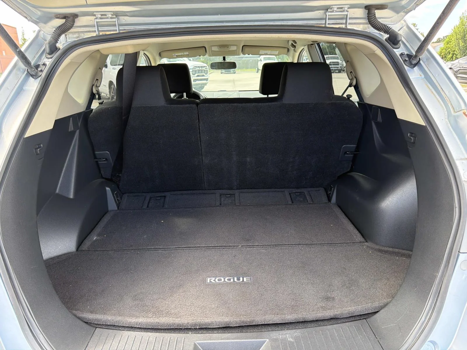 Used 2013 Blue Nissan FWD 4dr S image 8