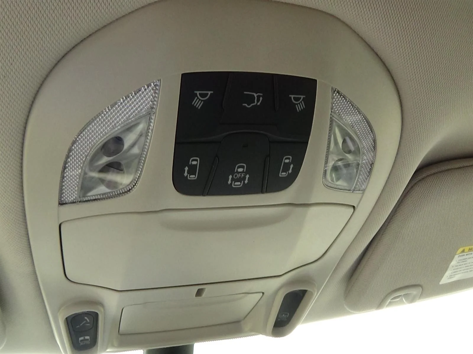 Used 2024 Silver Mist Clear Coat (pse) Chrysler Limited image 34