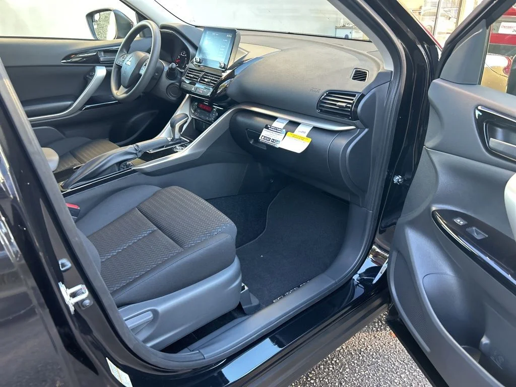New 2026 Black Mitsubishi LE 1.5T S-AWC image 21