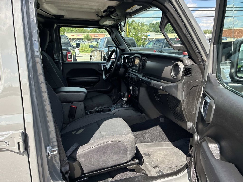Certified Used 2022 Gray Jeep Unlimited Willys image 9
