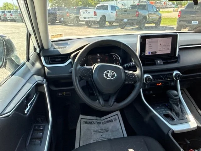 2024 Toyota RAV4 XLE - Photo 29