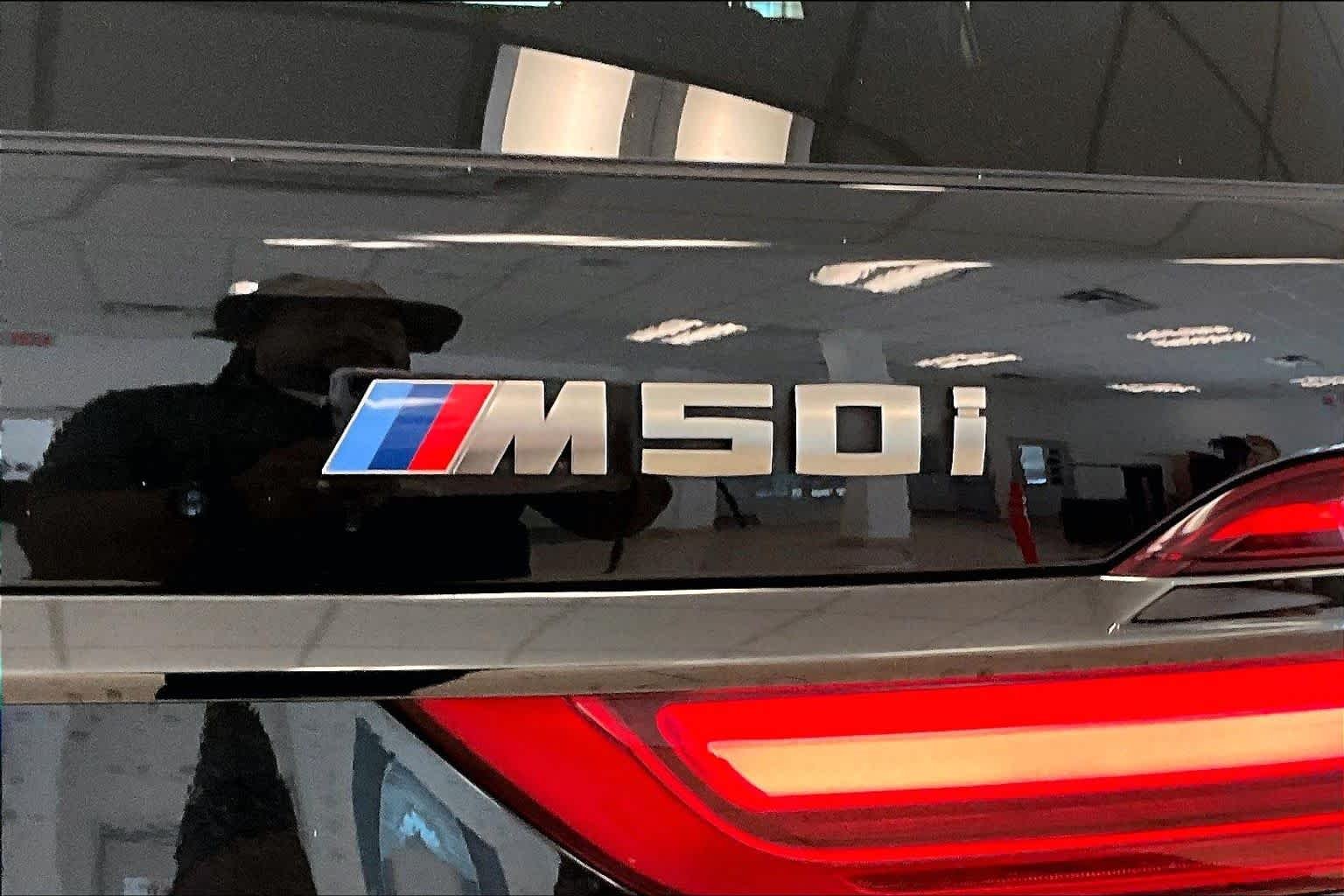 Used 2022 Black Sapphire Metallic BMW M50i image 9