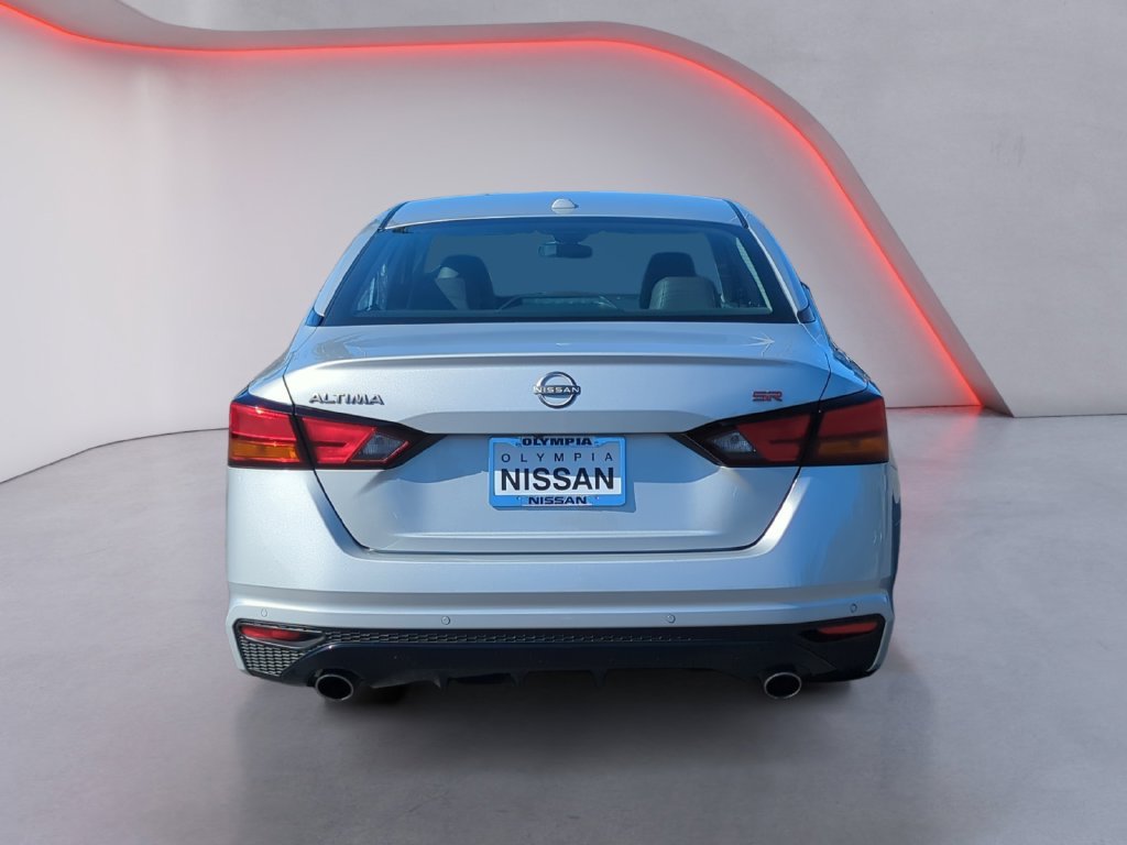 Used 2025 Silver Nissan 2.5 SR image 5