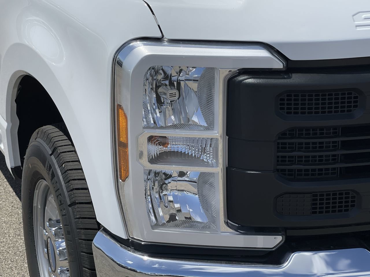 New 2026 Oxford White Ford  image 7