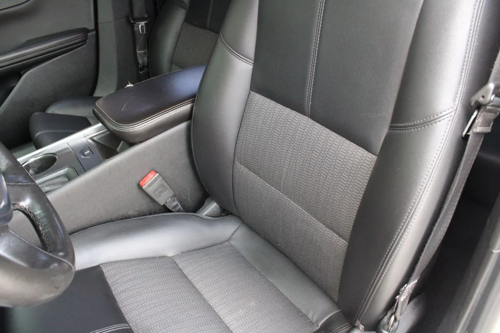 Used 2018 White Chevrolet LT image 5