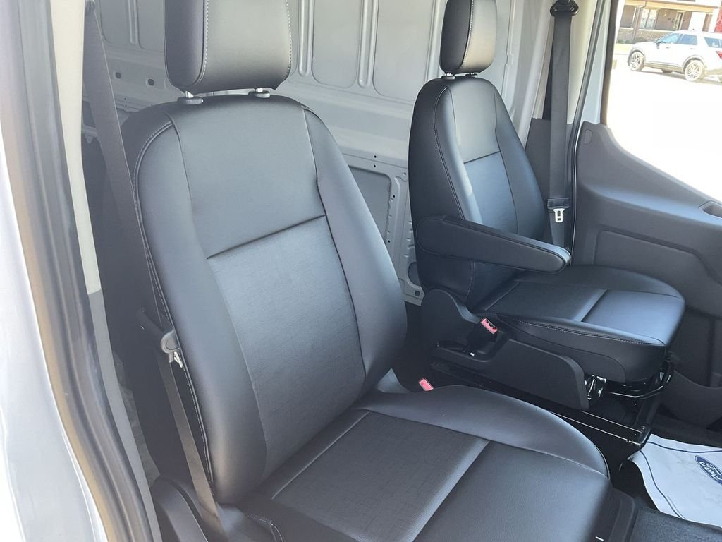 New 2026 Oxford White Ford Cargo Van image 21