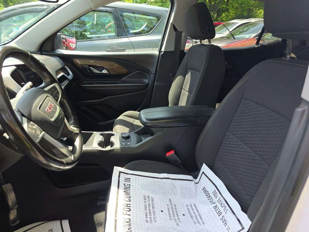 Used 2021 White GMC SLE image 2