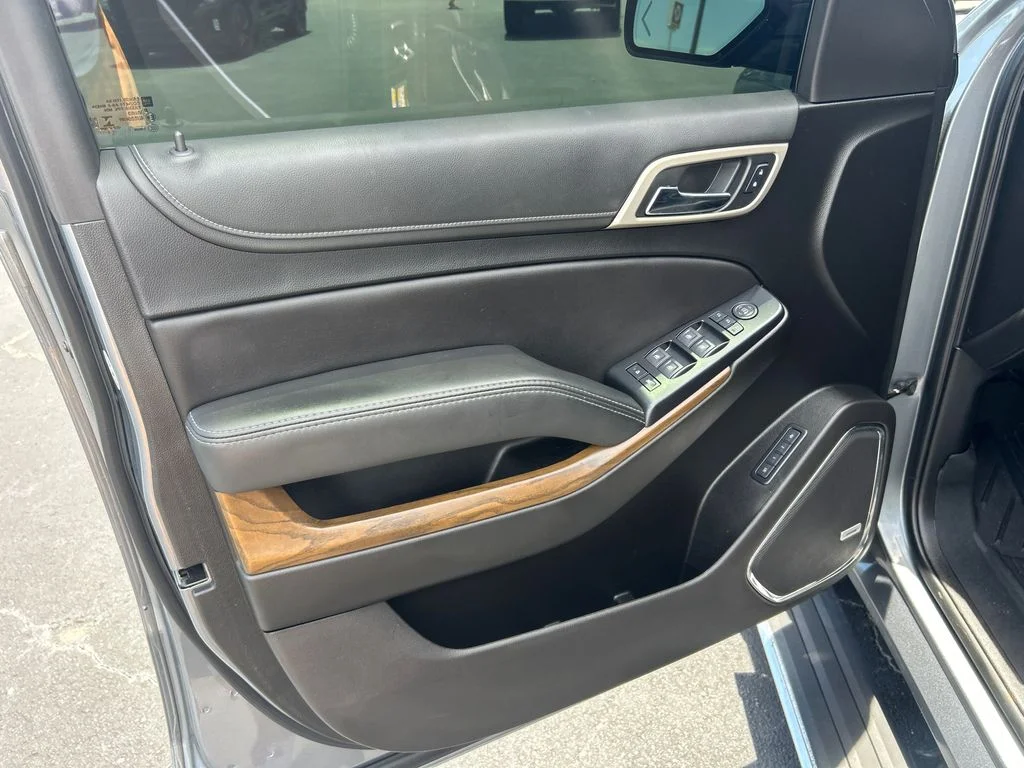 Used 2019 Gray GMC Denali image 10