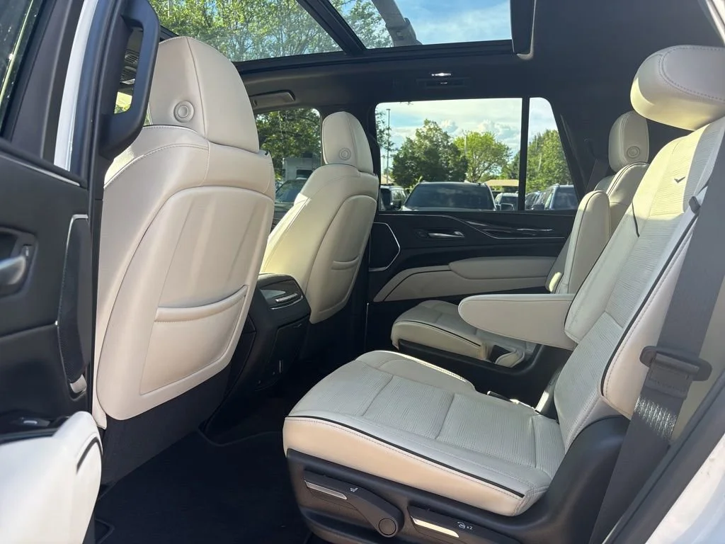 Certified Used 2023 Crystal White Tricoat Cadillac Sport image 16