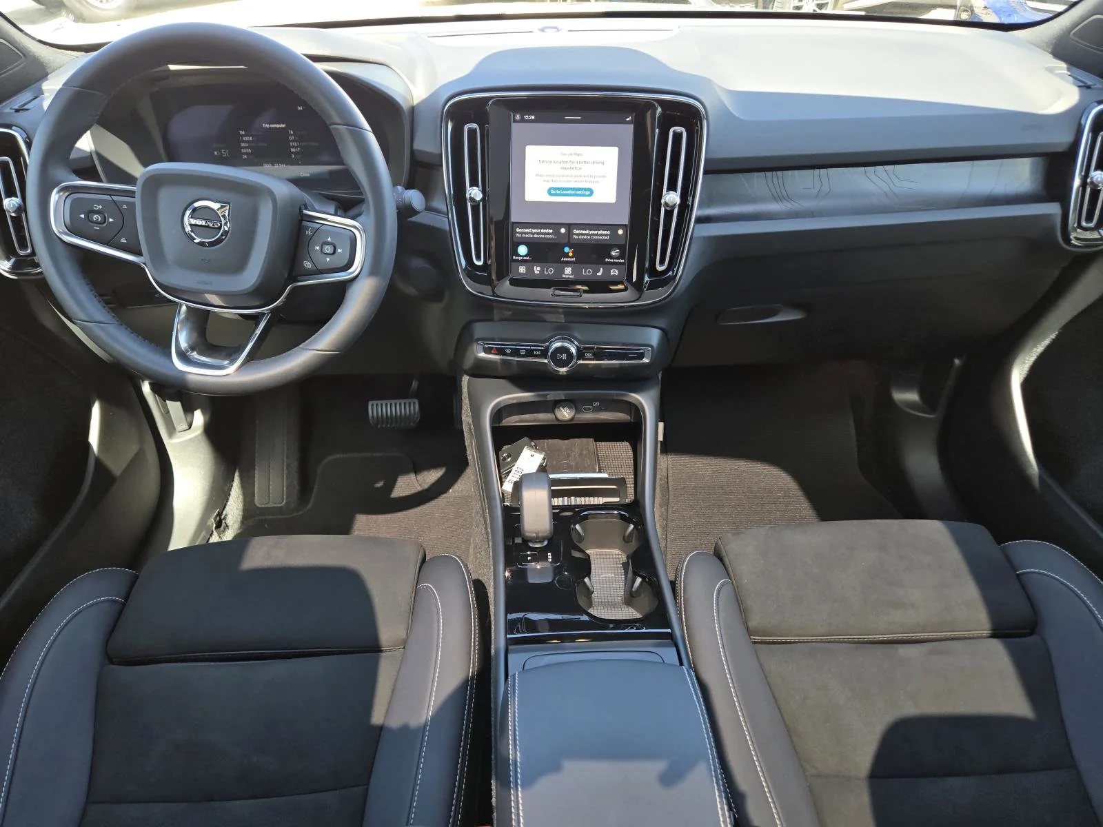 Used 2023 Thunder Gray Metallic Volvo Plus image 35
