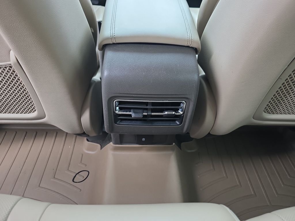 Used 2020 Ceramic White Lincoln Standard image 29