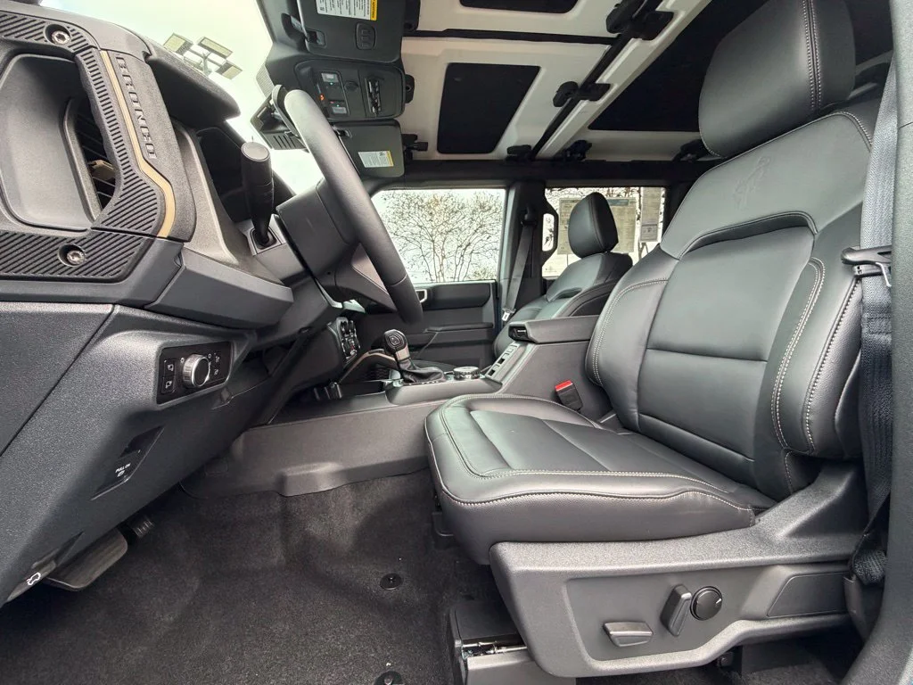 Used 2025 Blue Ford Badlands image 18