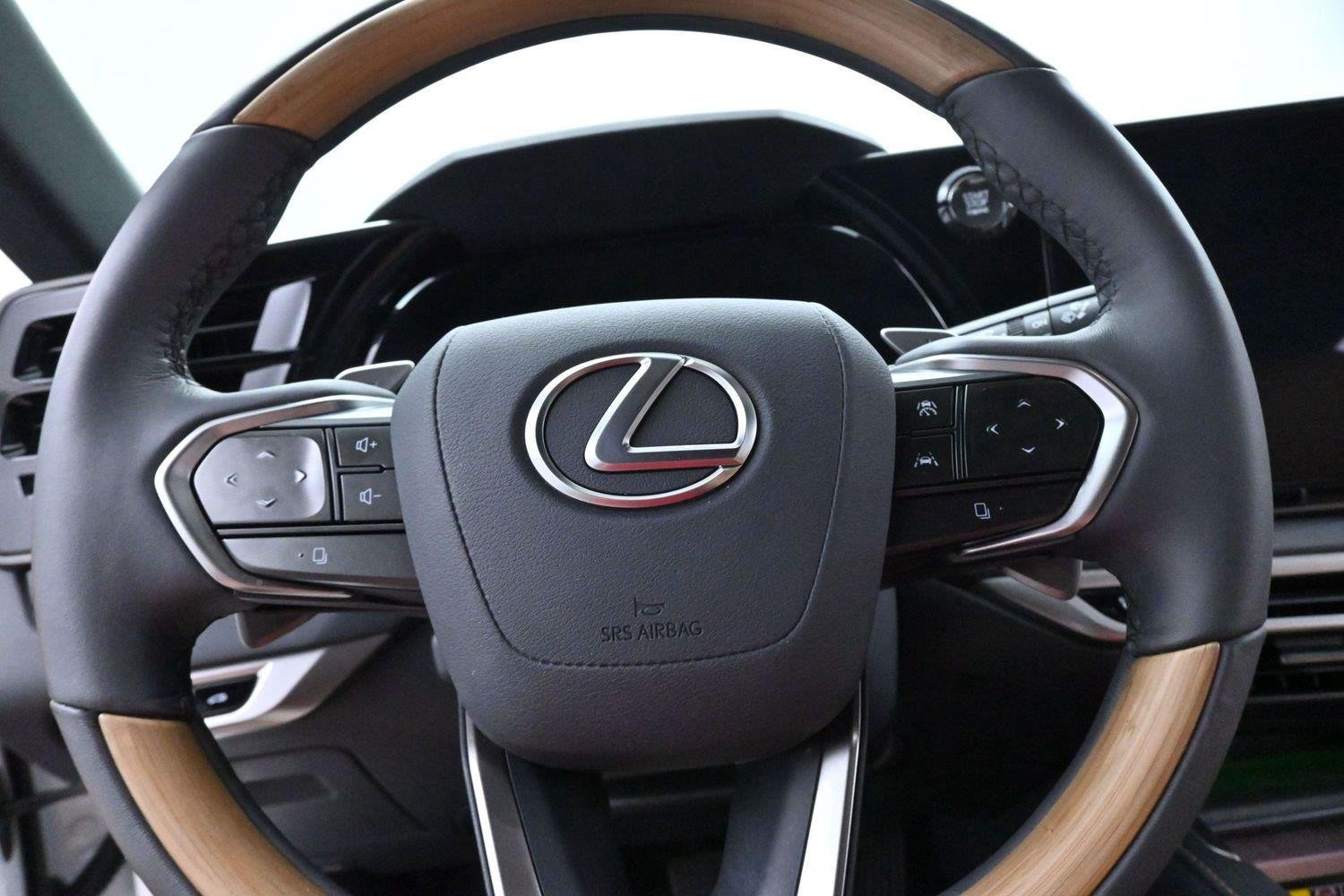 Used 2025 White Lexus RX 350 image 16