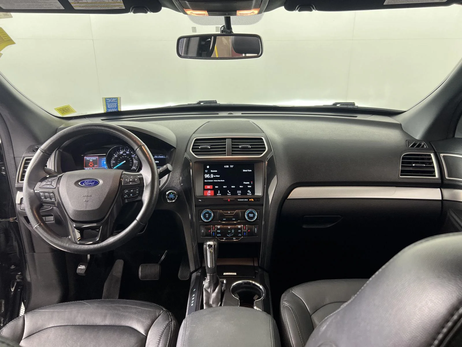 Used 2017 Shadow Black Ford XLT image 4