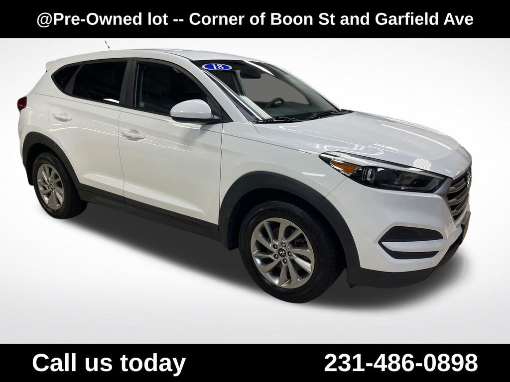 Used 2018 White Hyundai SE image 11