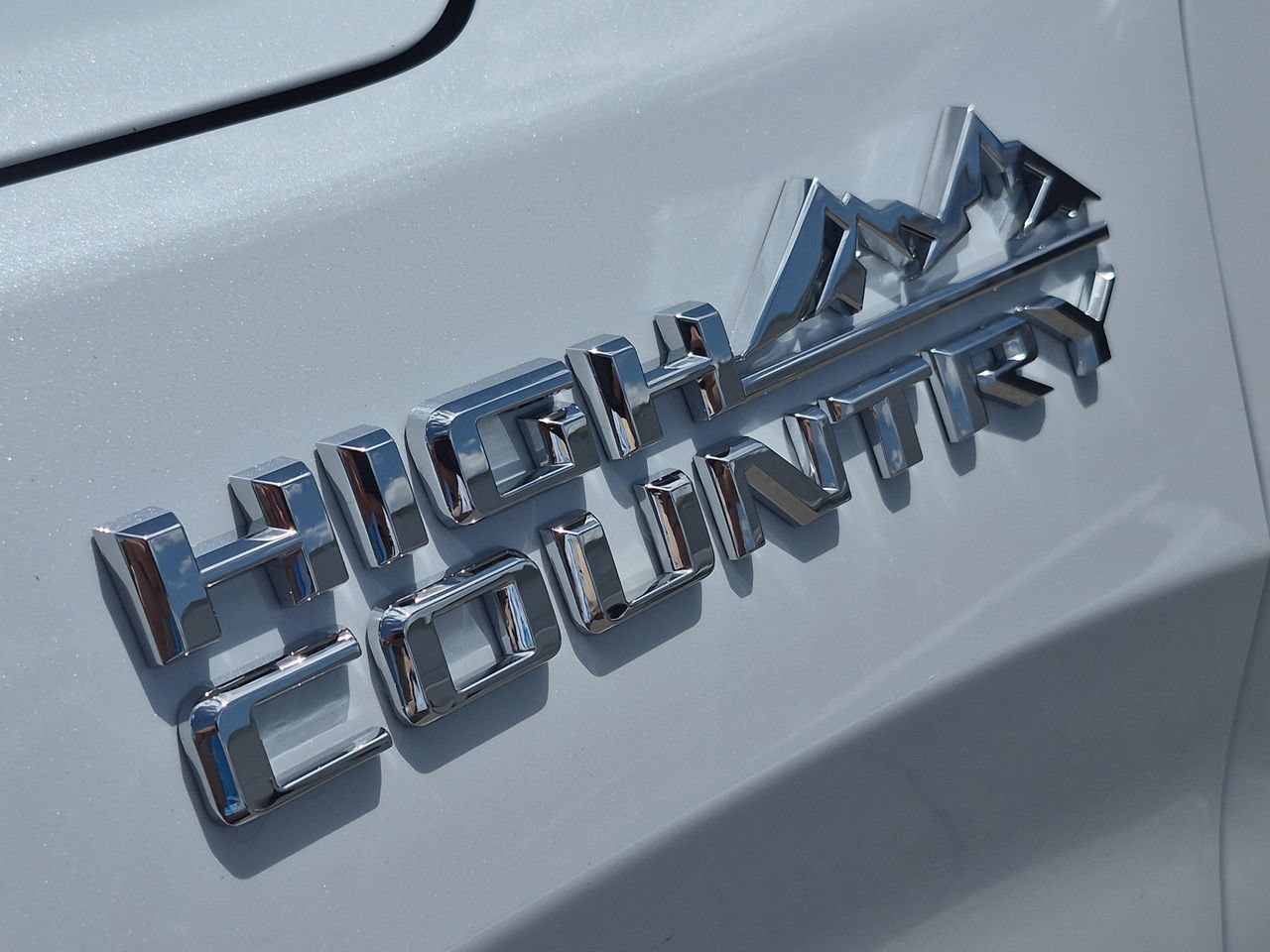 New 2026 Polar White Tricoat Chevrolet High Country image 33