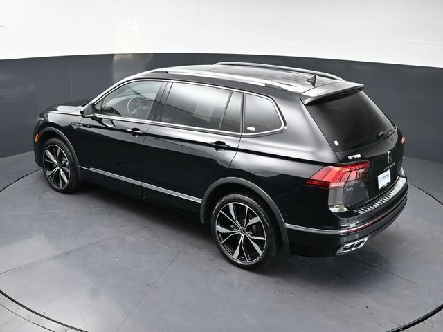 Used 2024 Deep Black Pearl Volkswagen 2.0T SEL R-Line image 30
