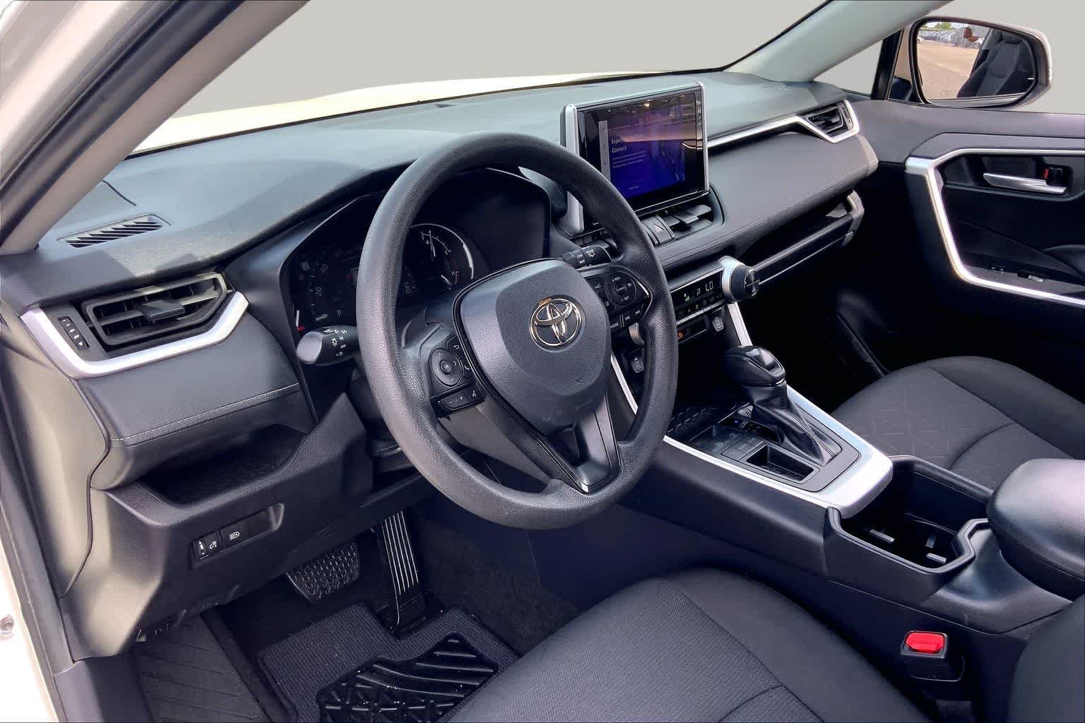Used 2025 Ice Cap Toyota XLE image 17