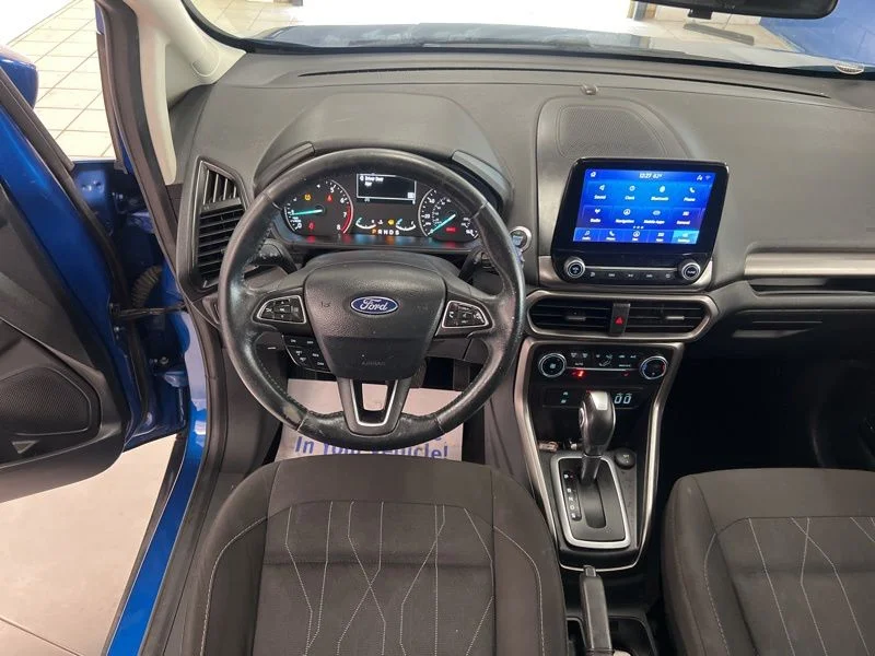 Used 2020 Blue Ford SE image 27