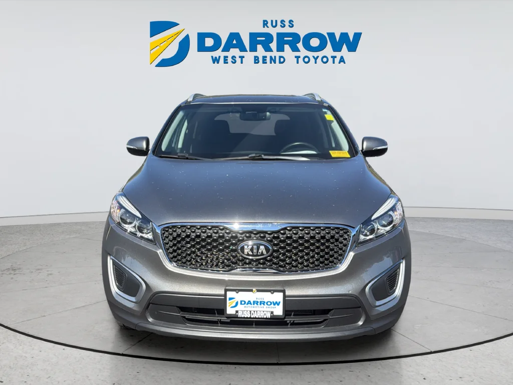 Used 2017 Silver Kia LX image 8